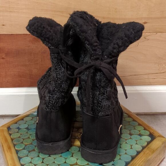 SIZE 7 muk luks cozy knit boots - Picture 3 of 5